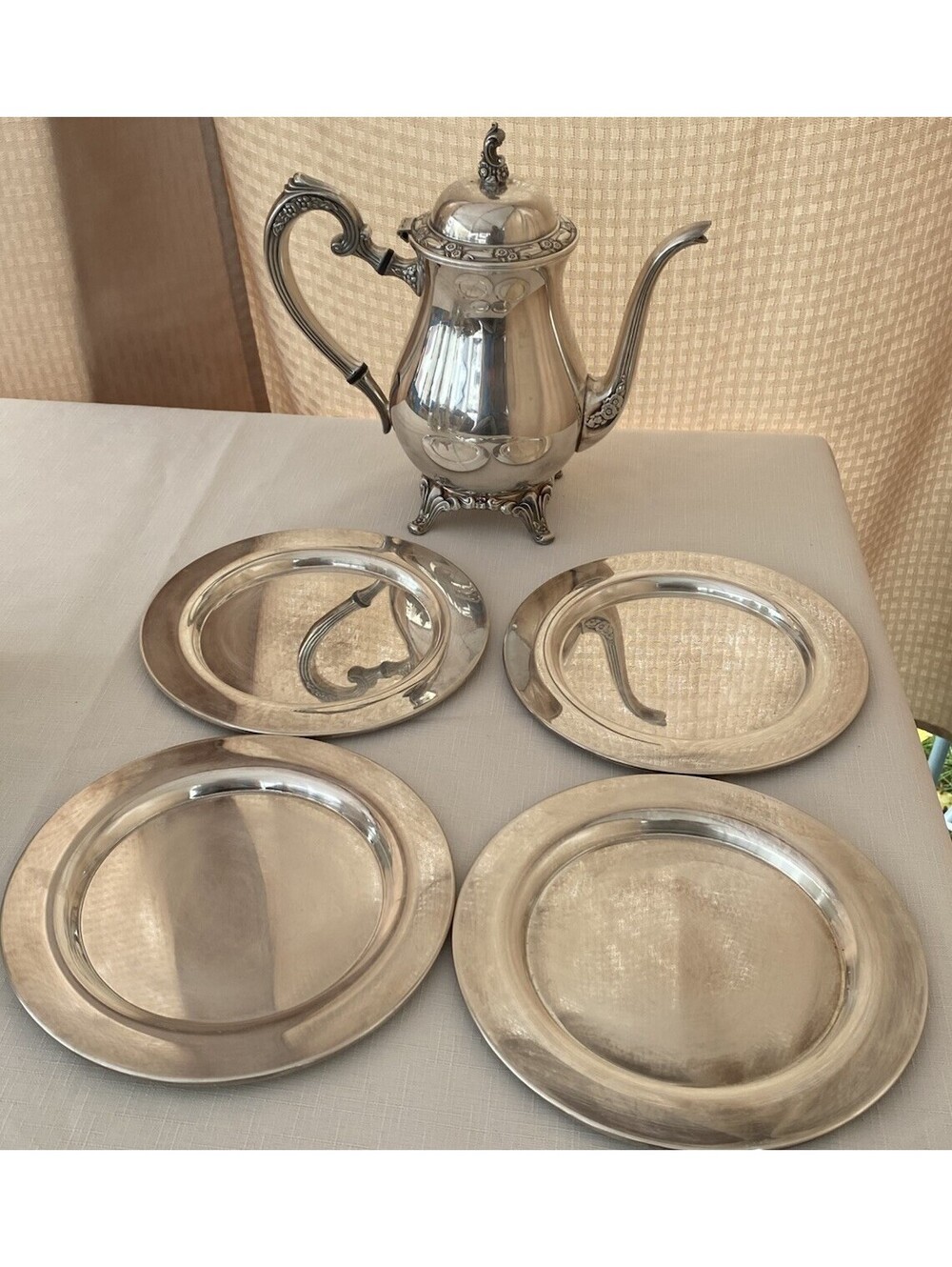 Vintage Oneida Silversmiths Silver Plated Teapot & 4 Silver Plates; Made In USA